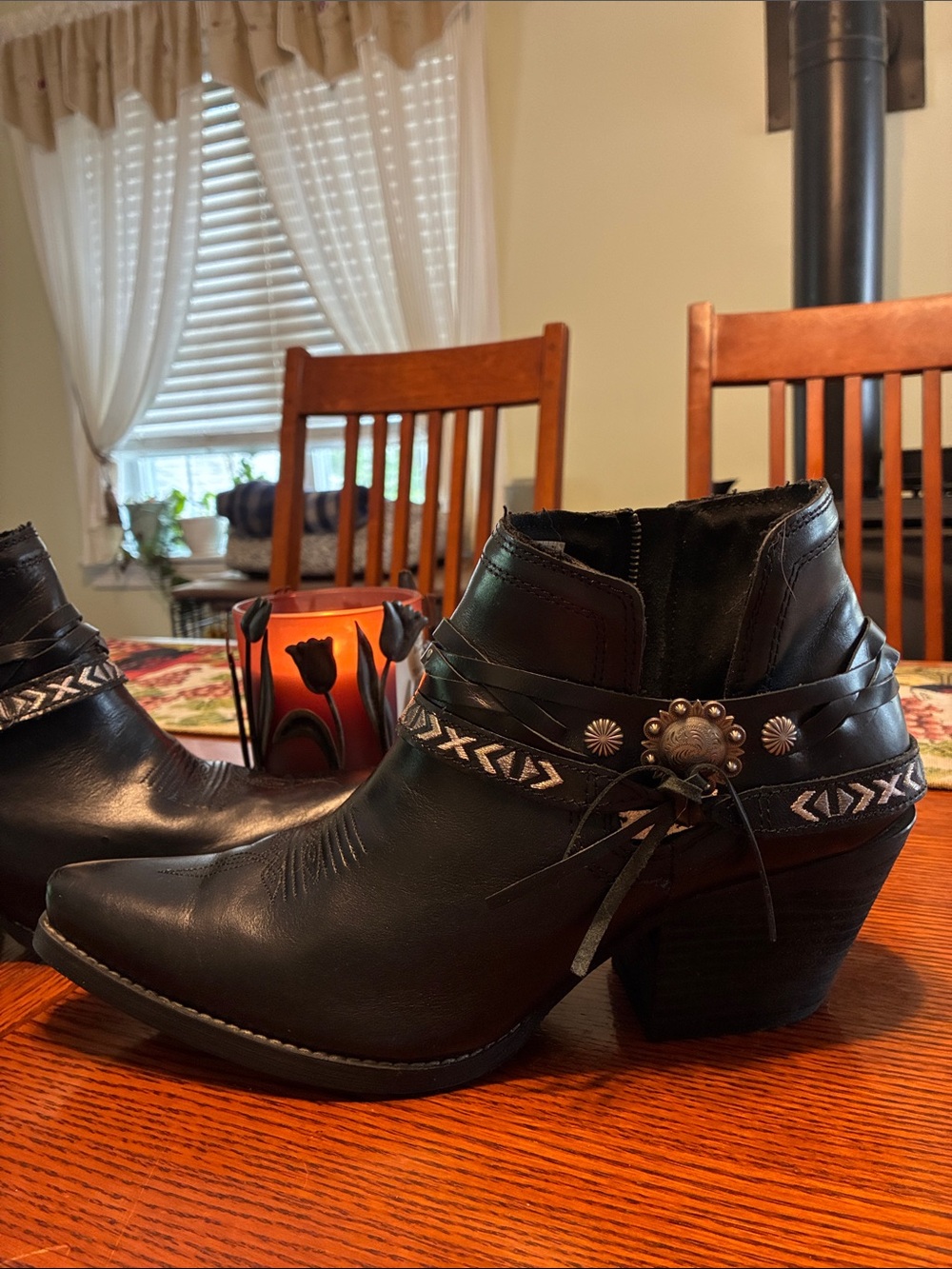 Durango western style boots. High quality and comfortable boots. 2” heel - Picture 2 of 8